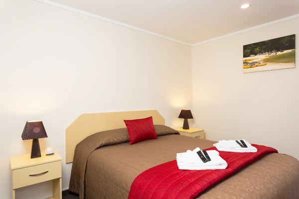 Motueka motel accommodation bedroom